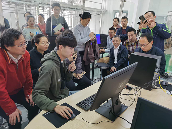 公司赴江西農(nóng)業(yè)大學(xué)進行項目培訓(xùn)