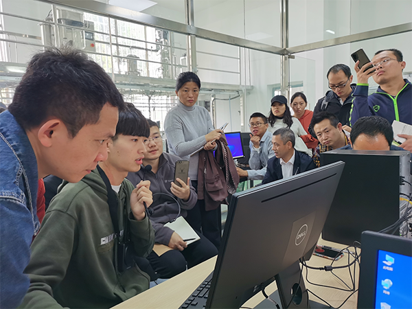 公司赴江西農(nóng)業(yè)大學(xué)進行項目培訓(xùn)